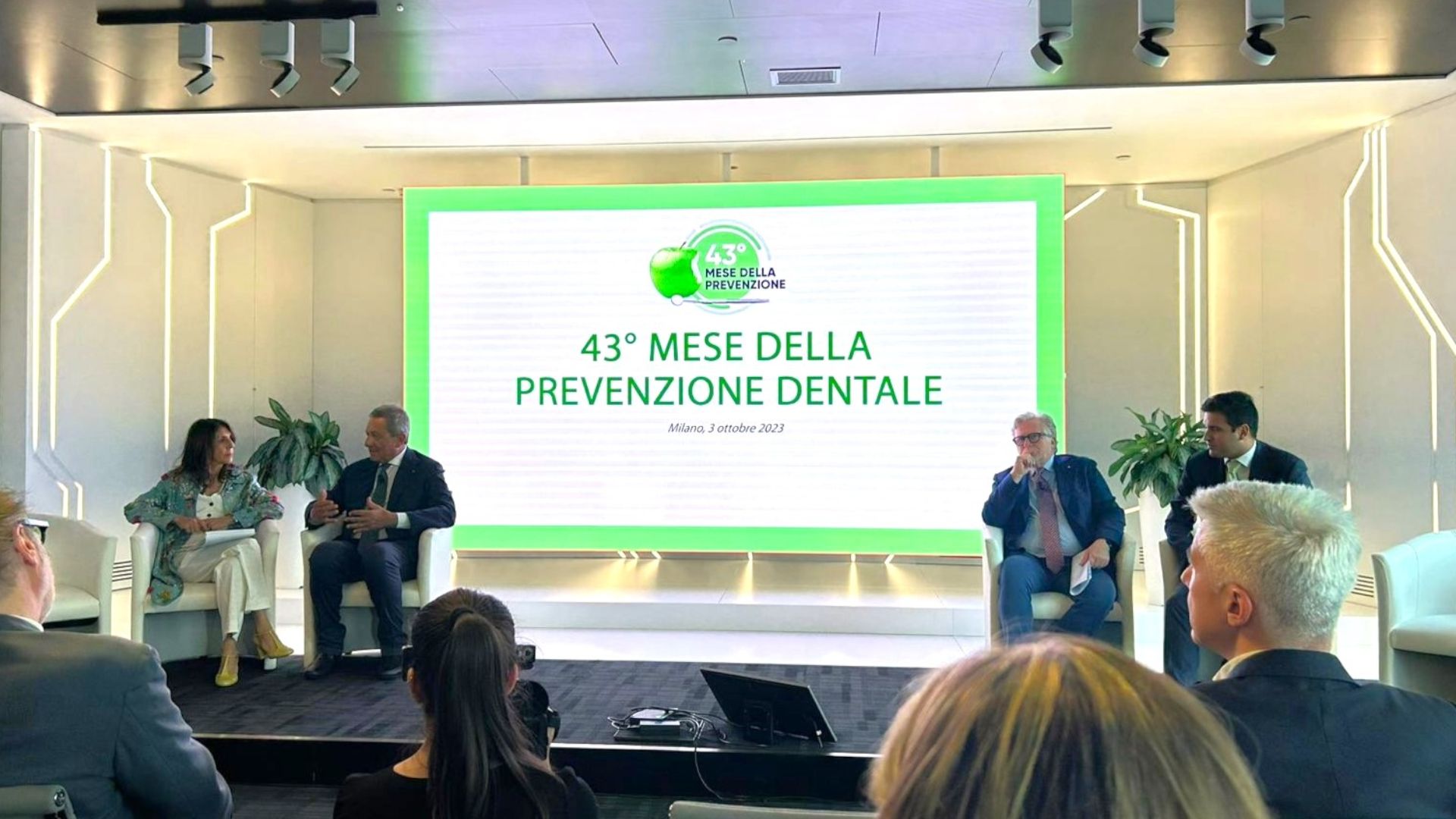 conferenza stampa del 43esimo mese della prevenzione dentale di Mentadent